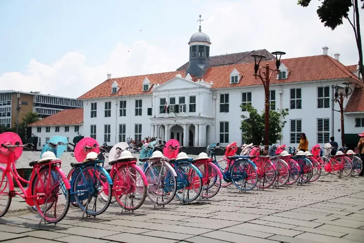 Jangan Lewatkan! Tips Seru Jelajahi Kota Tua Lewat Walking Tour Gratis
