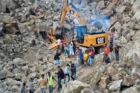 Longsor Gunung Kuda, Tambang Cirebon, Bencana Longsor, Evakuasi Korban, Penambangan Batu Alam, Tragedi Cirebon, Gunung Kuda Bobos, Berita Terkini Cirebon