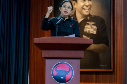 Puan Maharani menanggapi tegas isu judi online yang menyeret PDIP, dan meminta Menteri Koperasi Budi Arie untuk memberikan klarifikasi resmi di hadapan publik.