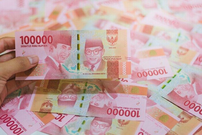 Pemerintah Indonesia siap salurkan stimulus ekonomi mulai 5 Juni 2025, hadirkan bantuan tunai, diskon listrik, hingga potongan tarif transportasi untuk puluhan juta masyarakat.