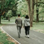 Jalan Kaki Sebelum atau Sesudah Makan, Mana yang Lebih Baik untuk Kesehatan?