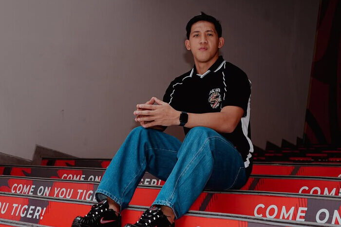 Eksel Runtukahu resmi berkostum Persija Jakarta, siap jadi tumpuan lini depan Macan Kemayoran di Liga 1 2025/2026.