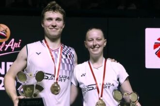Thom Gicquel/Delphine Delrue rayakan gelar juara Indonesia Open 2025 setelah kalahkan unggulan Thailand dalam duel ganda campuran Super 1000.