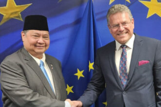 Menko Airlangga Hartarto dan Komisioner Uni Eropa Maroš Šefčovič berkomitmen mempercepat finalisasi perundingan IEU-CEPA di Brussels.