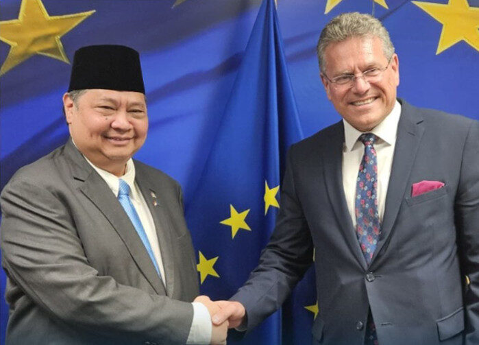 Menko Airlangga Hartarto dan Komisioner Uni Eropa Maroš Šefčovič berkomitmen mempercepat finalisasi perundingan IEU-CEPA di Brussels.