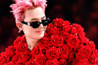 Tiket konser G-Dragon “Übermensch” di Jakarta resmi dijual ke publik mulai hari ini, Kamis, 12 Juni 2025, jelang konser di Indonesia Arena, 26 Juli mendatang.