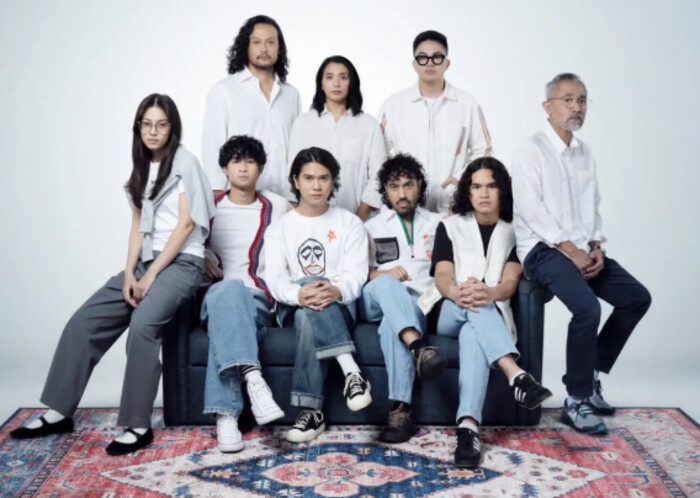 ‘Perayaan Mati Rasa’ trending kembali usai tayang di Netflix, menyentuh luka batin generasi muda.