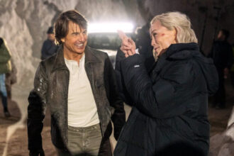 Tom Cruise bakal tampil sebagai legenda di Governors Awards 2025. Dari aksi ekstrem sampai penghargaan prestisius, semua dilibas tuntas!