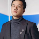 Nicholas Saputra berbagi pengalaman keuangan dalam acara Sharia Investment Week 2025 di Bursa Efek Indonesia.