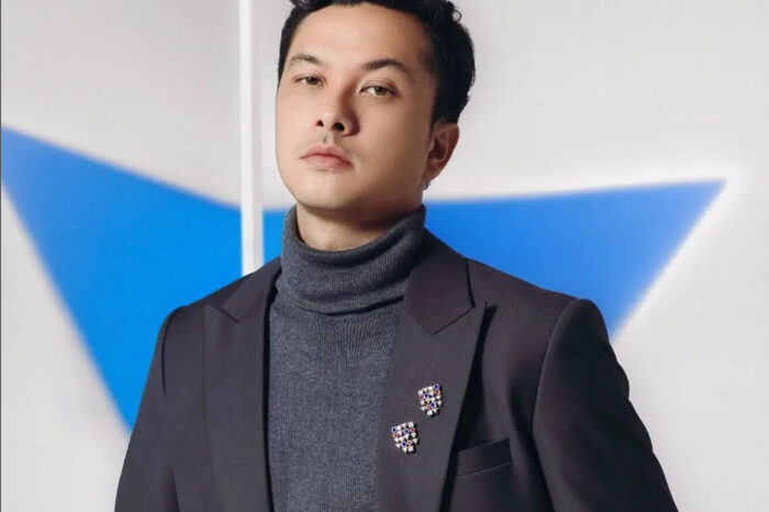 Nicholas Saputra berbagi pengalaman keuangan dalam acara Sharia Investment Week 2025 di Bursa Efek Indonesia.