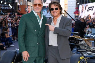 Tom Cruise dan Brad Pitt bersatu kembali di pemutaran perdana film 'F1' di London, 31 tahun setelah membintangi 'Interview With the Vampire'.