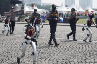 Robot-robot canggih siap tampil dalam HUT Bhayangkara ke-79 di Monas, Jakarta, 1 Juli 2025. (Foto: Humas Polri)