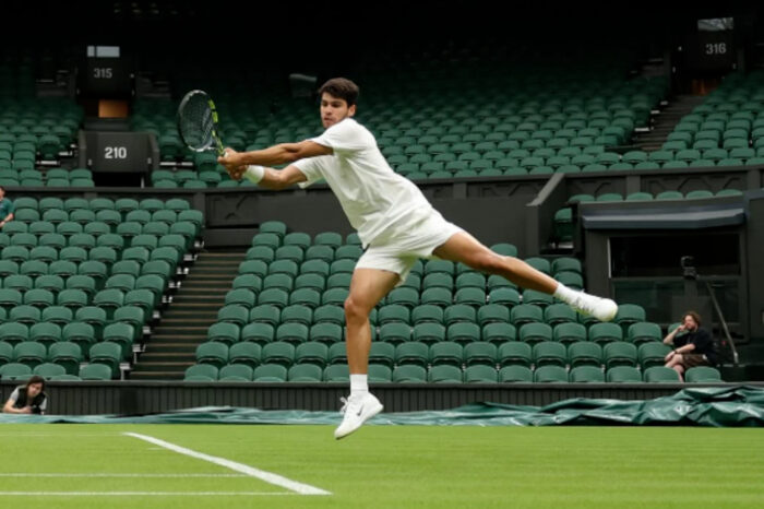 Carlos Alcaraz kembali berlaga di Wimbledon 2025 dengan rekor 18 kemenangan beruntun dan ambisi mempertahankan gelar.