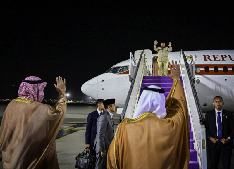 Presiden Prabowo Subianto dilepas secara resmi oleh Wakil Gubernur Mekkah di Bandara King Abdulaziz, Jeddah, Kamis (3/7/2025), usai kunjungan kenegaraan ke Arab Saudi.