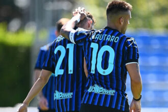 Lautaro Martinez dan Bonny tampil menonjol saat Inter Milan menggulung tim U-23 dengan skor 7-2 di laga uji coba pramusim. Strategi hibrida ala Chivu menunjukkan arah baru Nerazzurri musim ini.
