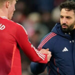 Pelatih Manchester United, Ruben Amorim, tekankan fokus internal tim lebih penting dibanding mengejar langkah transfer rival seperti Liverpool dan Manchester City.