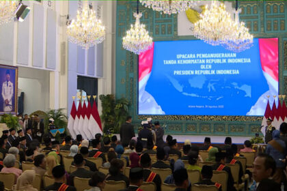 Jumlah penerima Tanda Kehormatan di era Presiden Prabowo meningkat hampir dua kali lipat, menandai komitmen negara dalam memberi penghargaan kepada putra-putri terbaik bangsa.