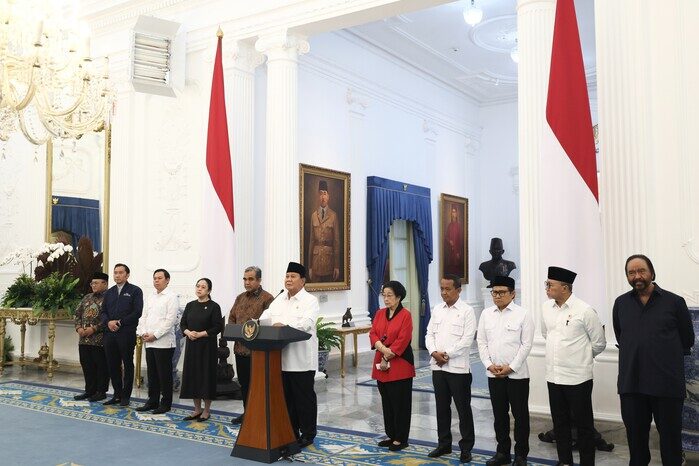 Prabowo Subianto pastikan suara rakyat direspons cepat: DPR hentikan tunjangan dan larangan kunker luar negeri.