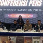Polri menahan tersangka LFK terkait konten ajakan membakar Mabes Polri yang tersebar di media sosial.