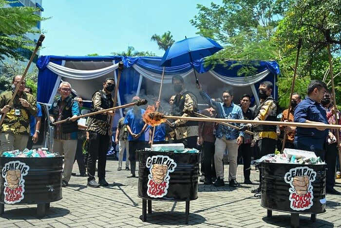 Menkeu Purbaya tegaskan pemusnahan rokok ilegal demi pasar adil, penerimaan negara optimal, dan industri rokok yang sehat.