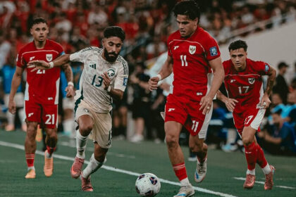 Timnas Indonesia masih memiliki peluang ke Piala Dunia 2026 meski kalah tipis dari Arab Saudi di laga pembuka Grup B.